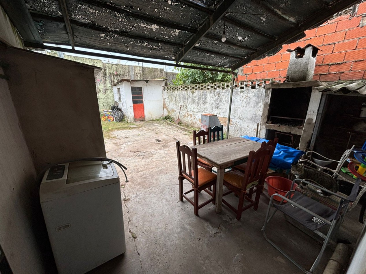 CASA CON LOTE EN MUÑIZ 