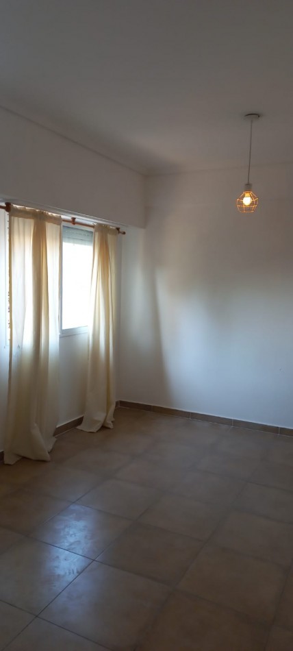 MONOAMBIENTE CON BALCON 