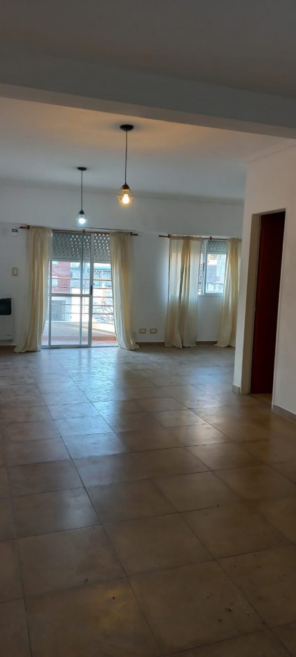 MONOAMBIENTE CON BALCON 