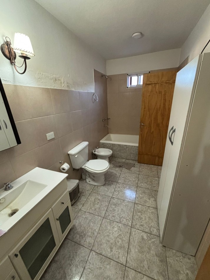 4 ambientes en venta con cochera y quincho 