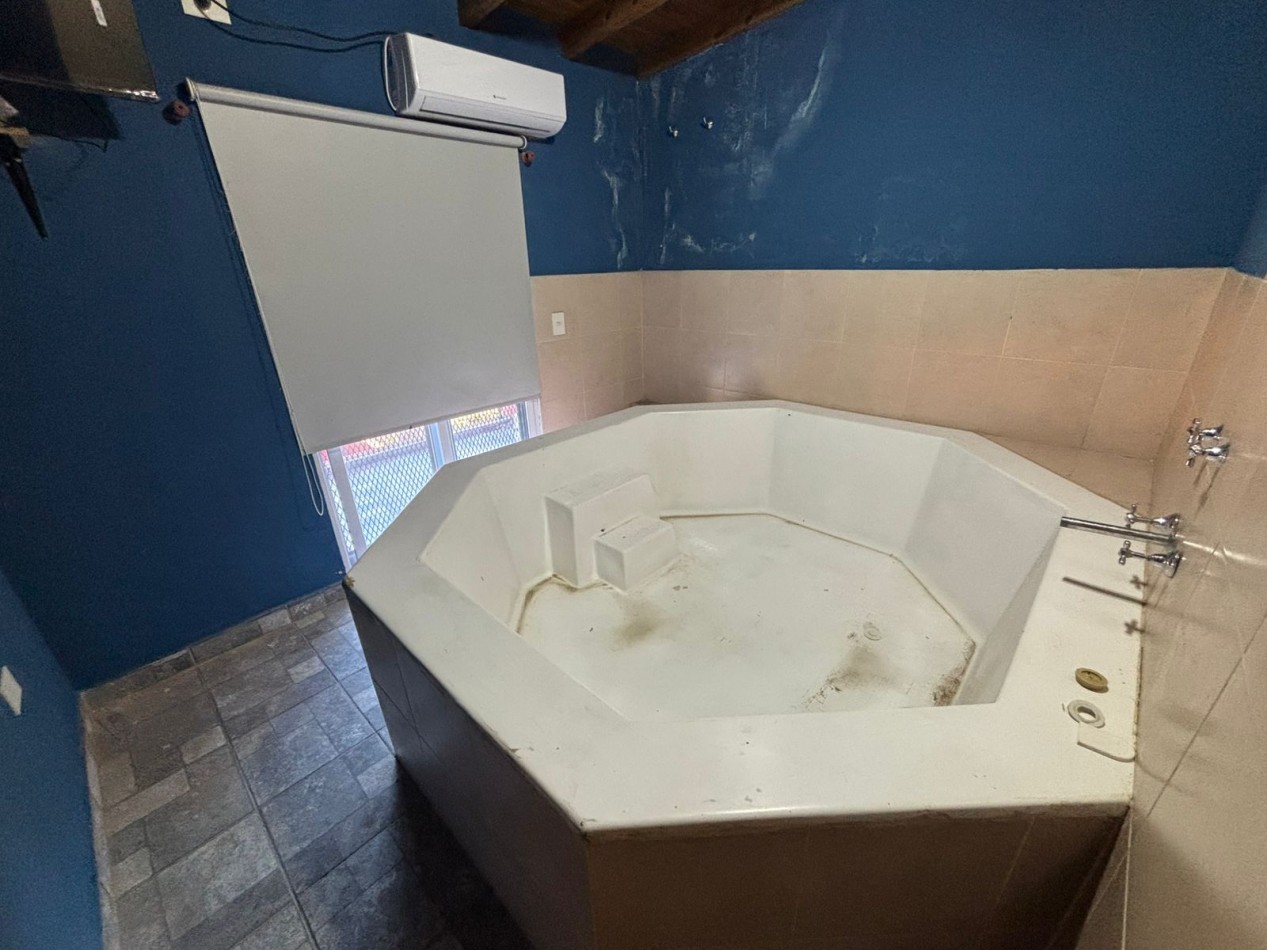 4 ambientes en venta con cochera y quincho 