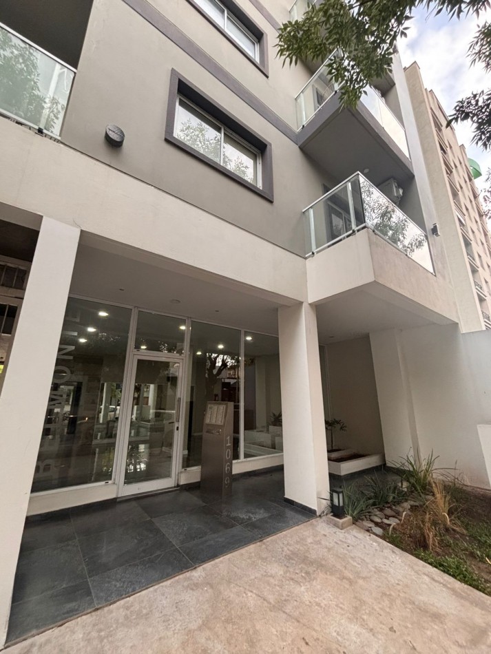 DOS AMBIENTES CON BALCON Y PARRILLA 