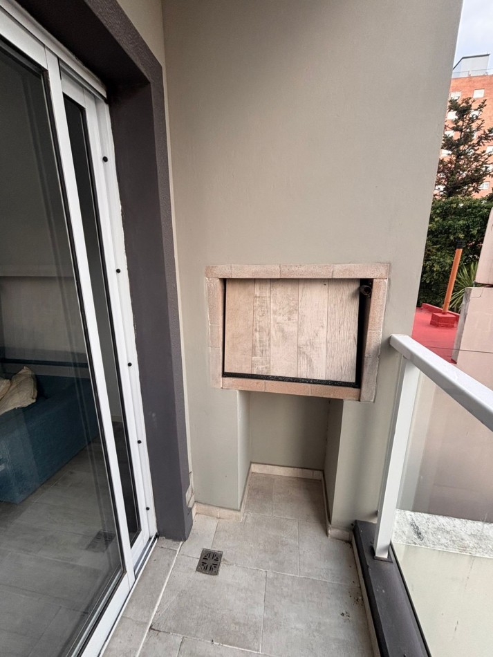 DOS AMBIENTES CON BALCON Y PARRILLA 