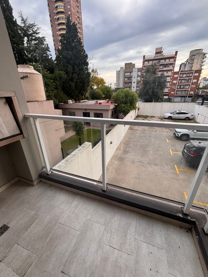 DOS AMBIENTES CON BALCON Y PARRILLA 