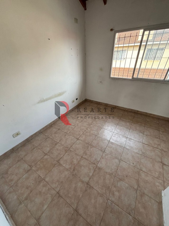 DUPLEX 3 AMBIENTES CON ESPACIO DE GUARDACOCHE EN VENTA SAN MIGUEL