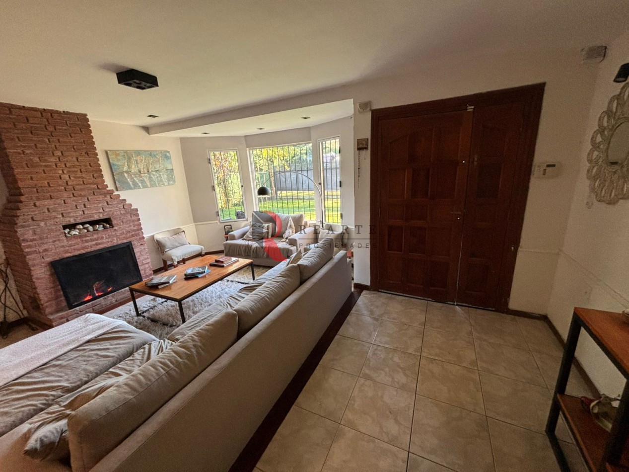 Casa 5 ambientes con lote amplio en Tortuguitas 