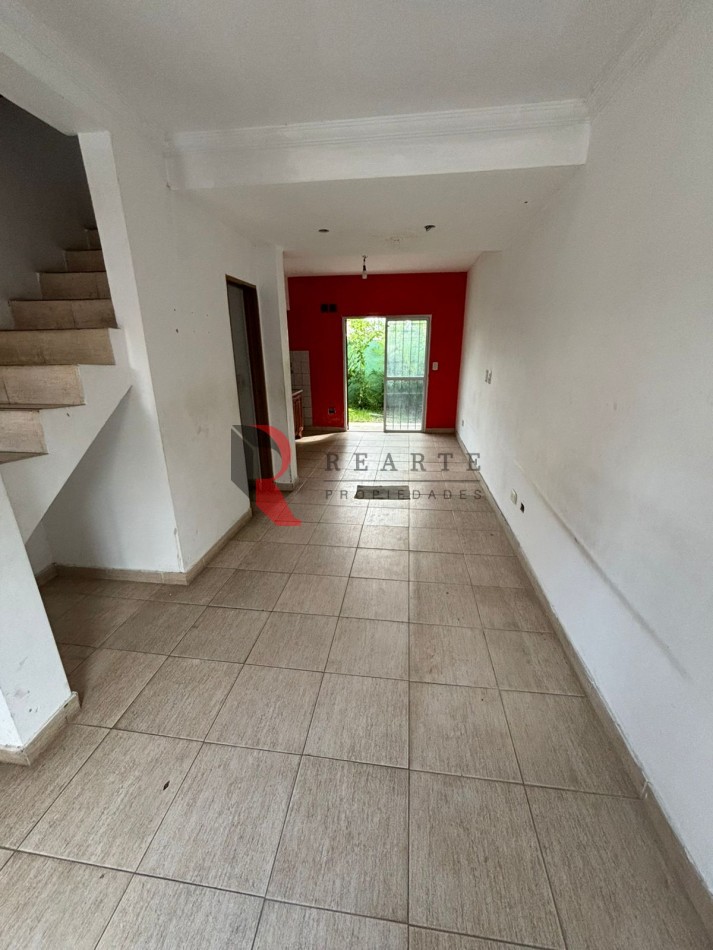 DUPLEX 3 AMBIENTES CON ESPACIO DE GUARDACOCHE EN VENTA SAN MIGUEL